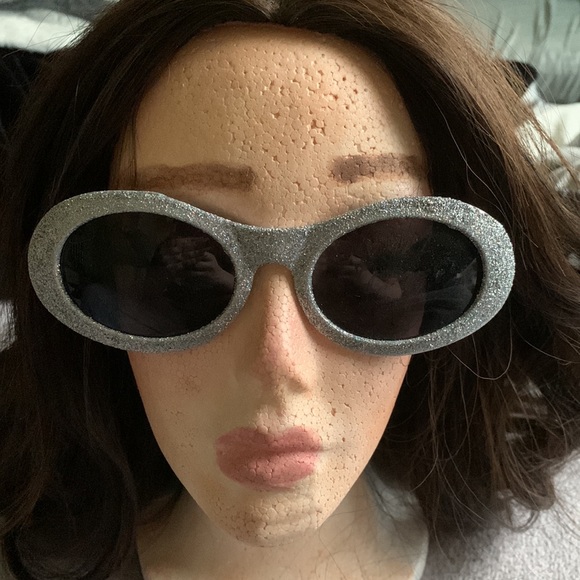 Silver Glitter Clout Goggles - Picture 2 of 3
